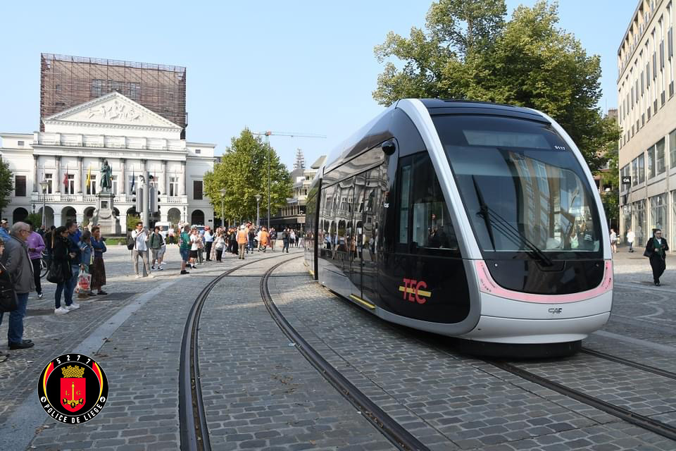 1738746936_le tram_.jpg